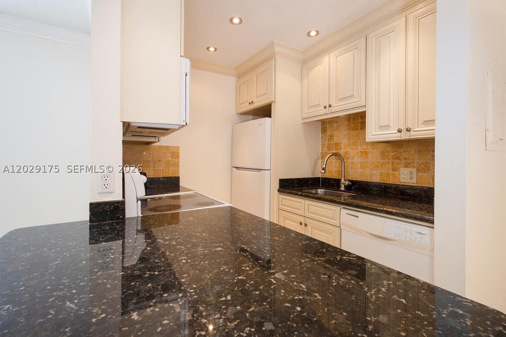 Photo of 1 Crossings Cir #E, Boynton Beach, FL 33435 (MLS # A12029175)