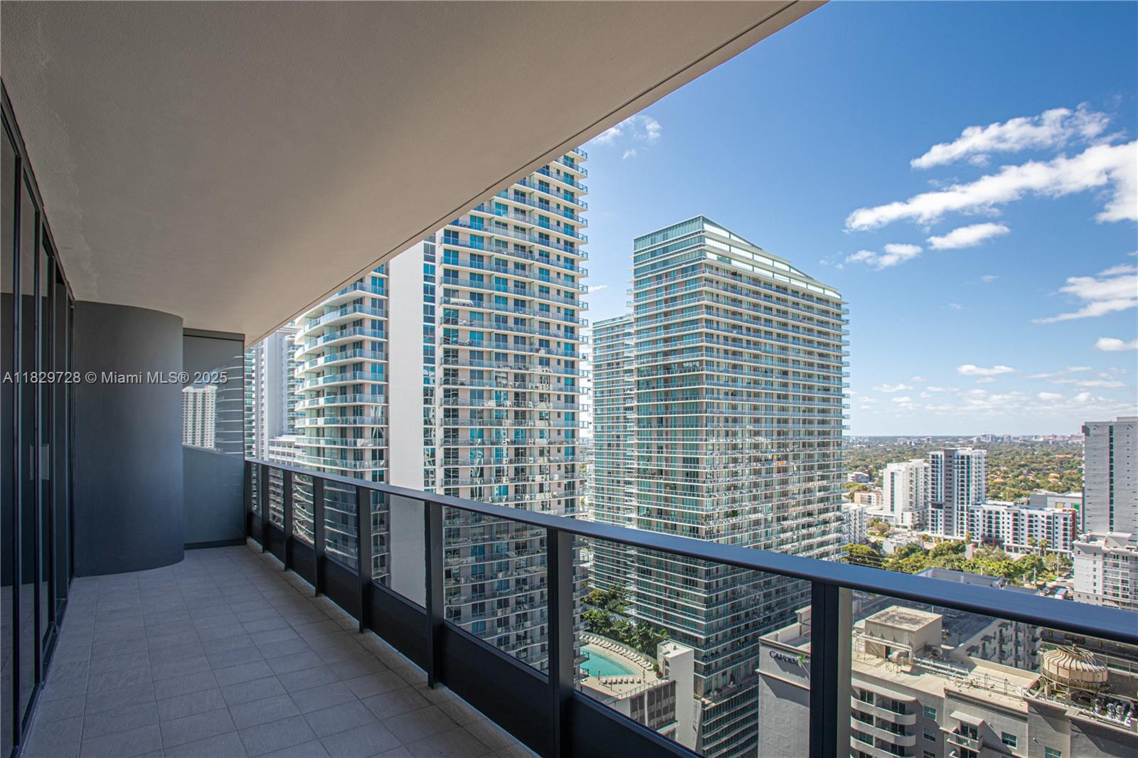 Live in Ugo Colombo's latest Brickell masterpiece. This 1 bedroom unit is move-in ready. Outfitted with Miele appliances, Italian cabinets and Nest a/c control, State of the art, amenities include a rooftop spa, lap cool, fitness center with amazing views, steam room, sauna, pool room, children's playroom, movie theater valet and concierge among many more.