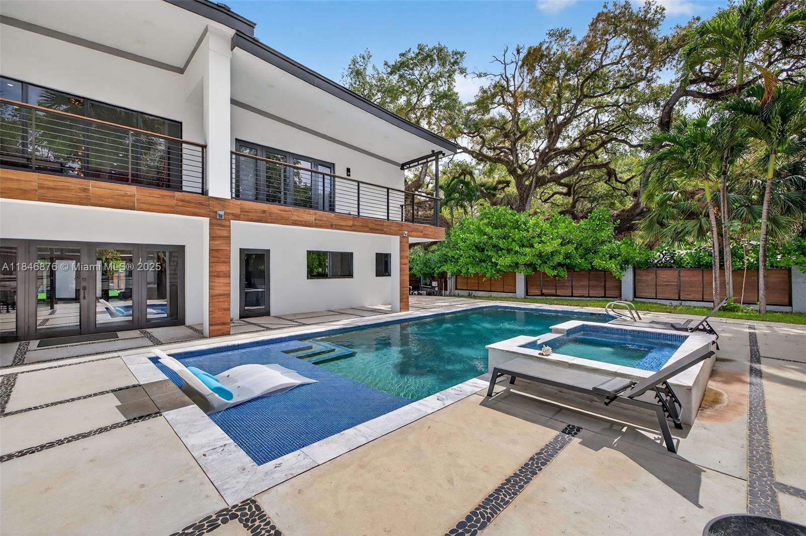 RIVERLAND MANORS - Residential