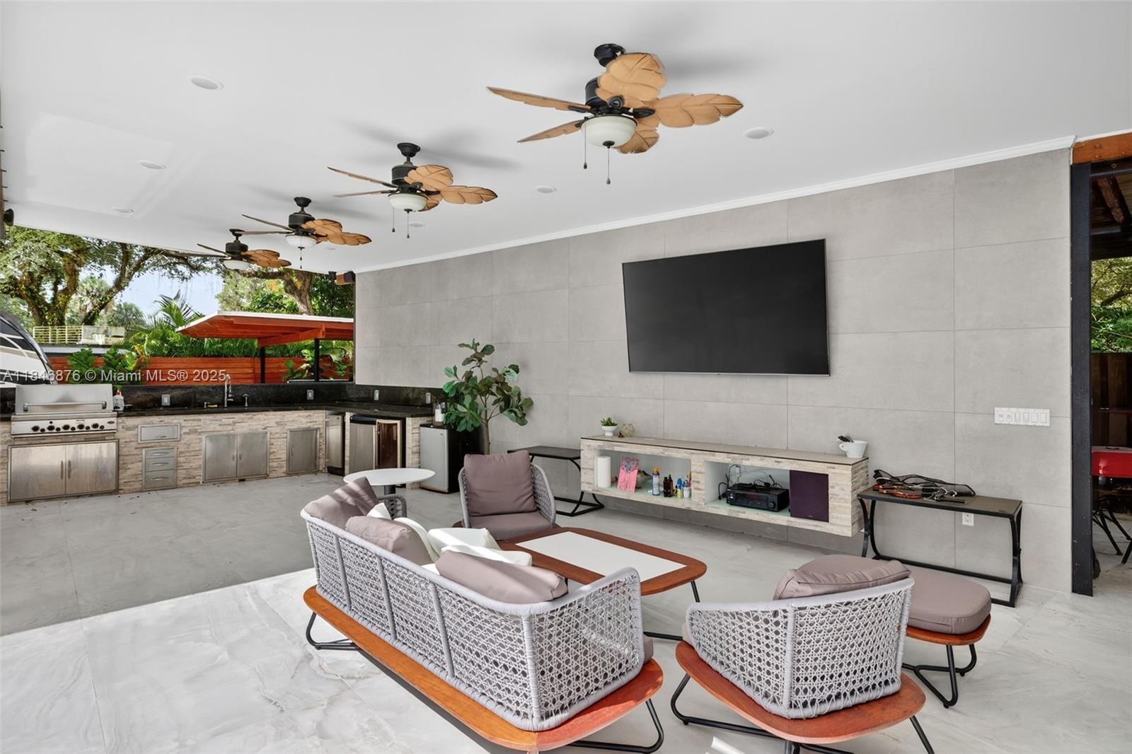 RIVERLAND MANORS - Residential