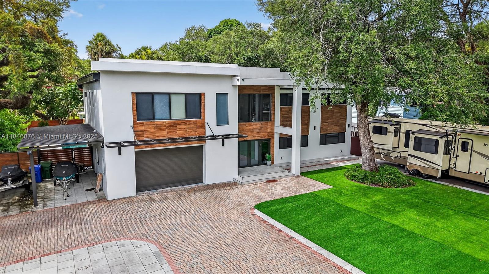 RIVERLAND MANORS - Residential