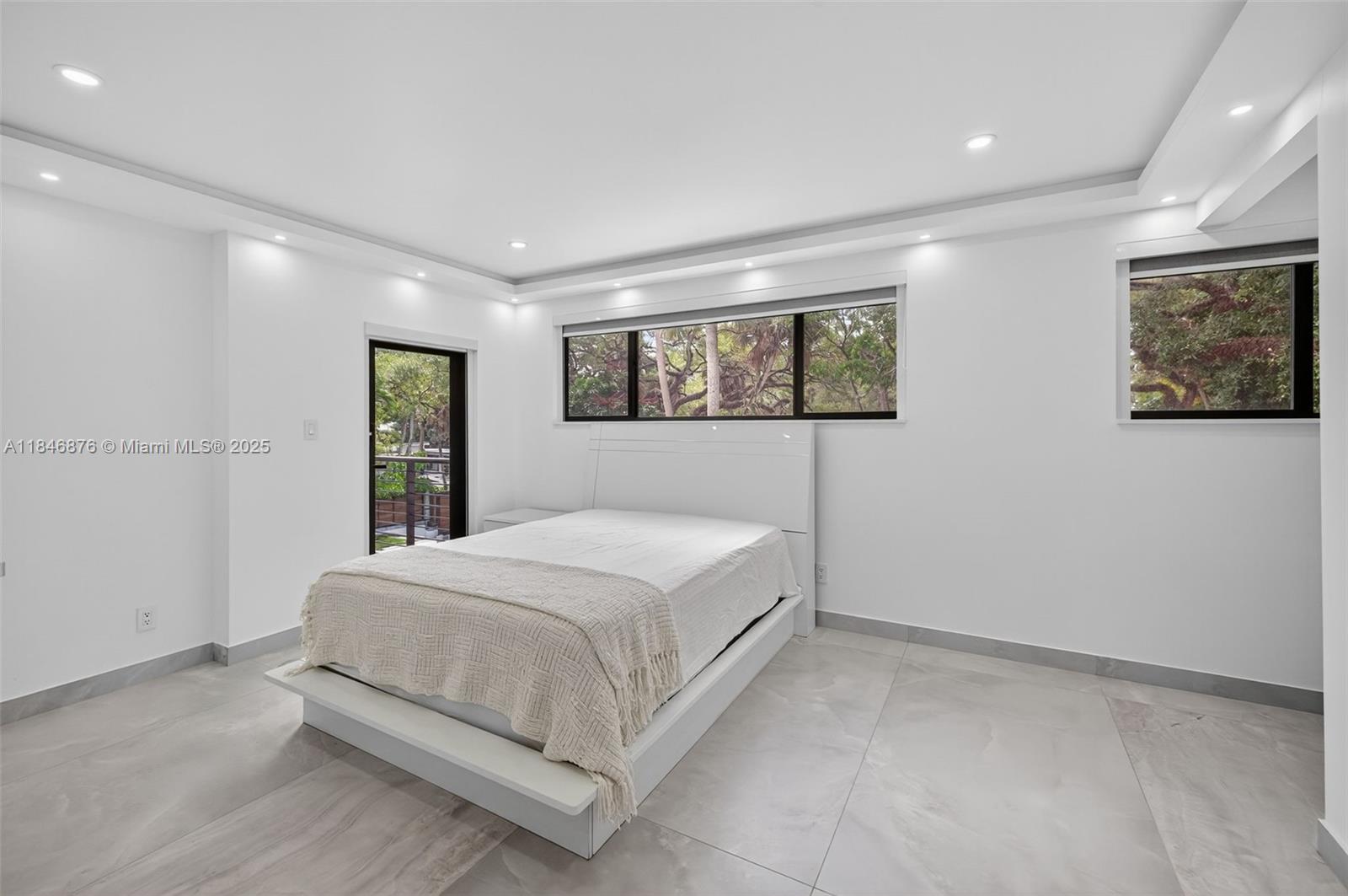 RIVERLAND MANORS - Residential