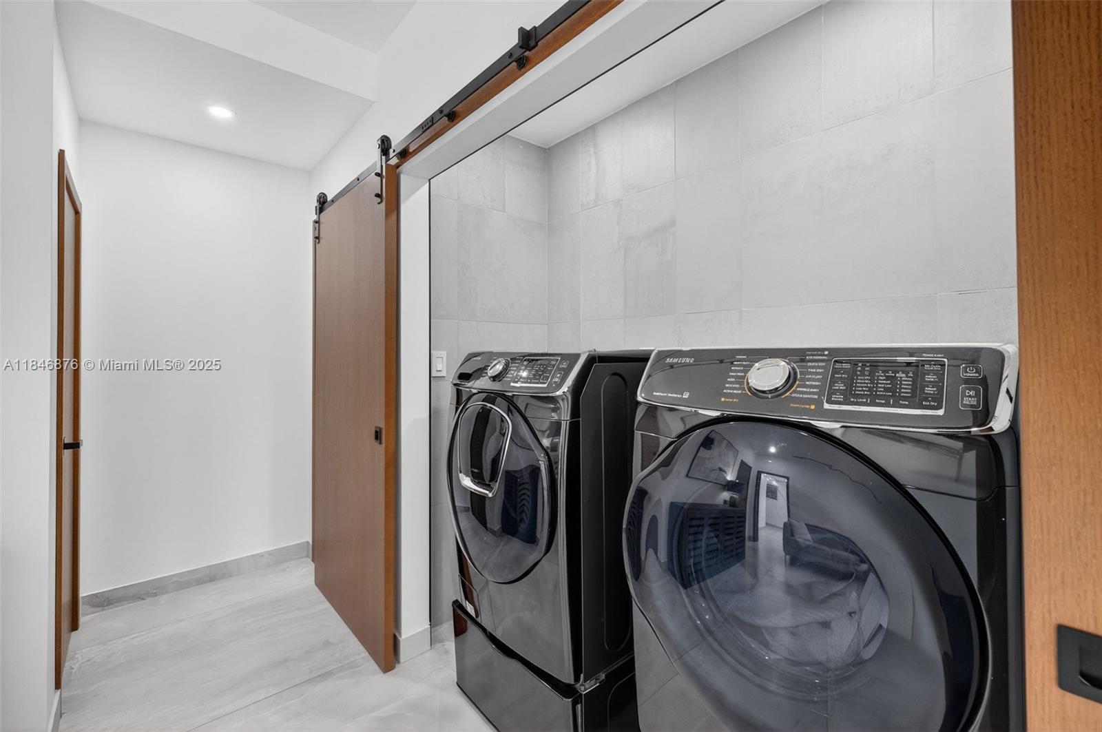 RIVERLAND MANORS - Residential