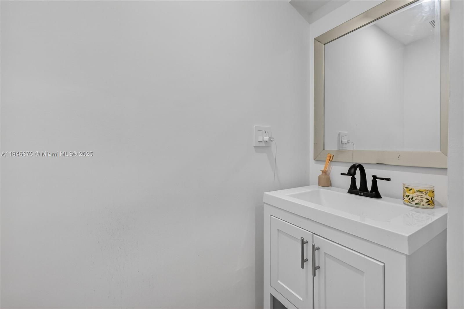 RIVERLAND MANORS - Residential