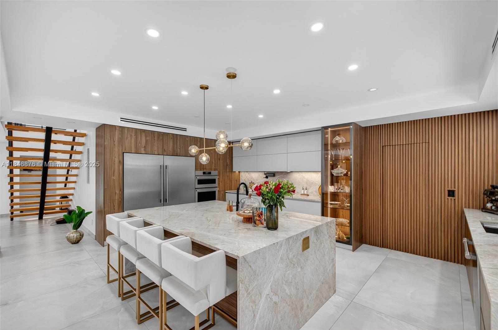 RIVERLAND MANORS - Residential