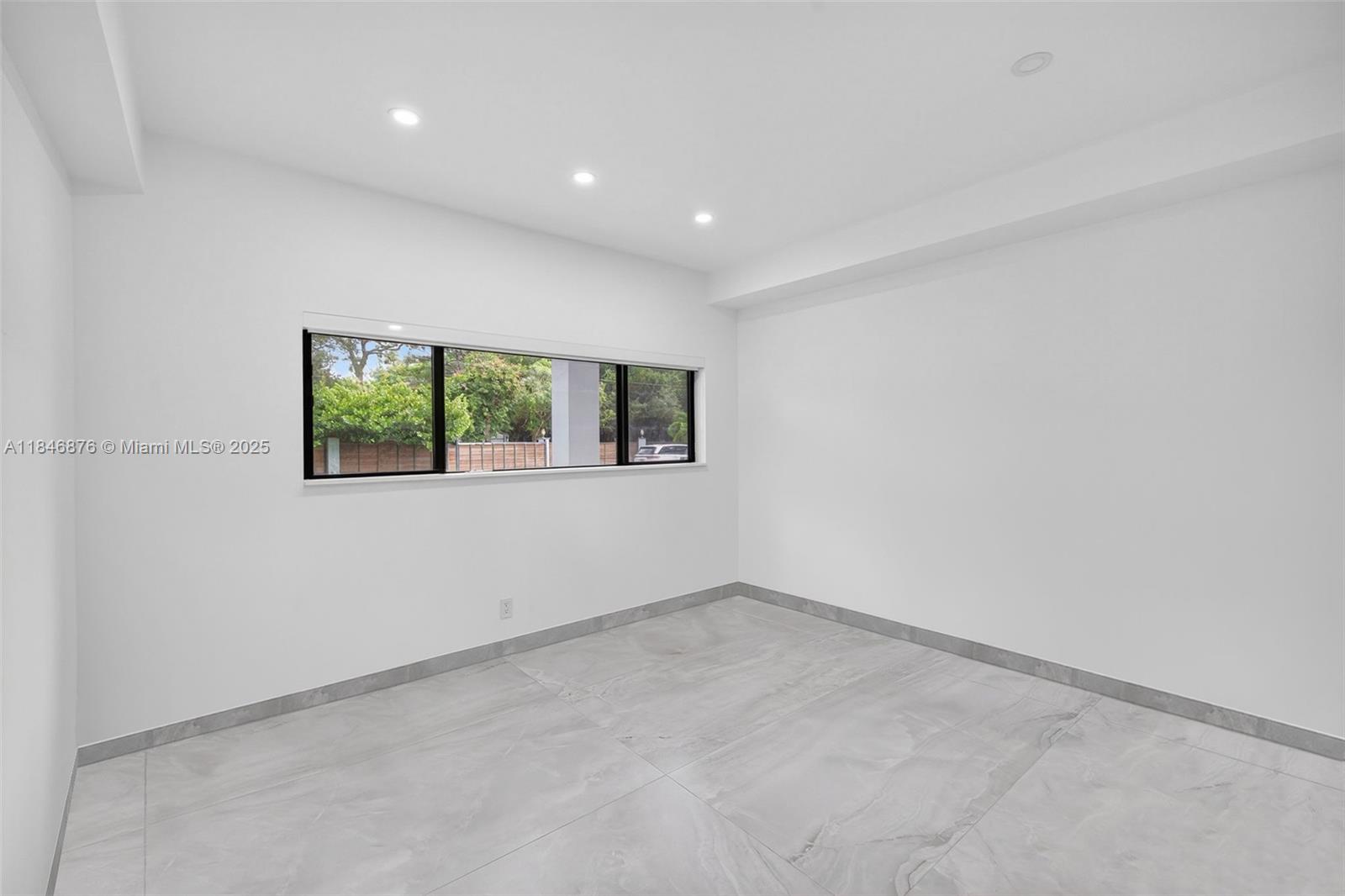 RIVERLAND MANORS - Residential