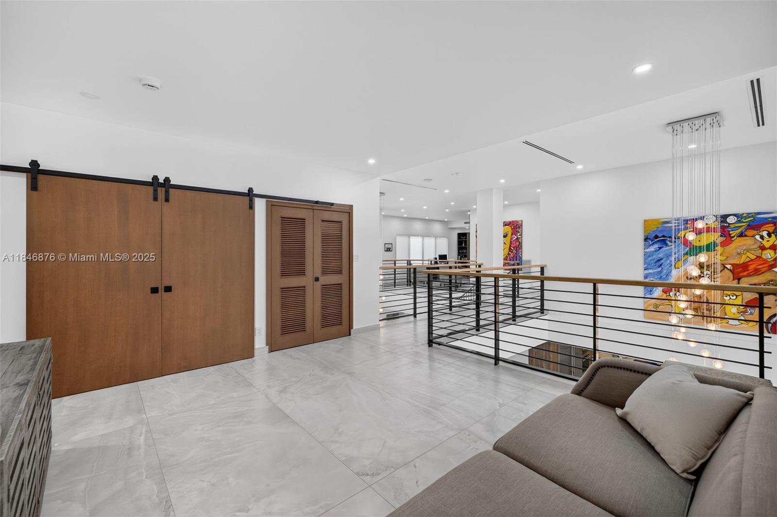 RIVERLAND MANORS - Residential