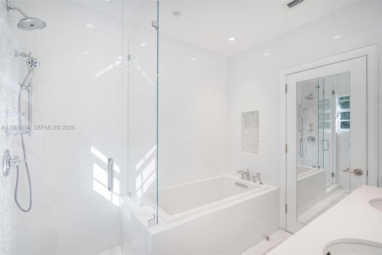 BAY HARBOR ISLAND - Residential