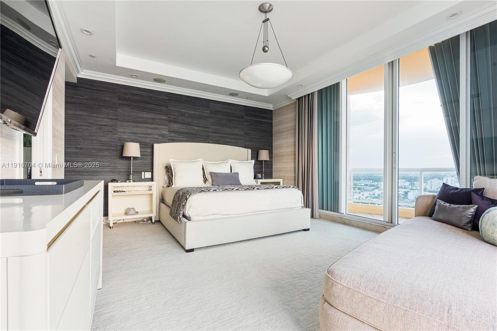 PALMS TOWER ONE CONDO - Residential