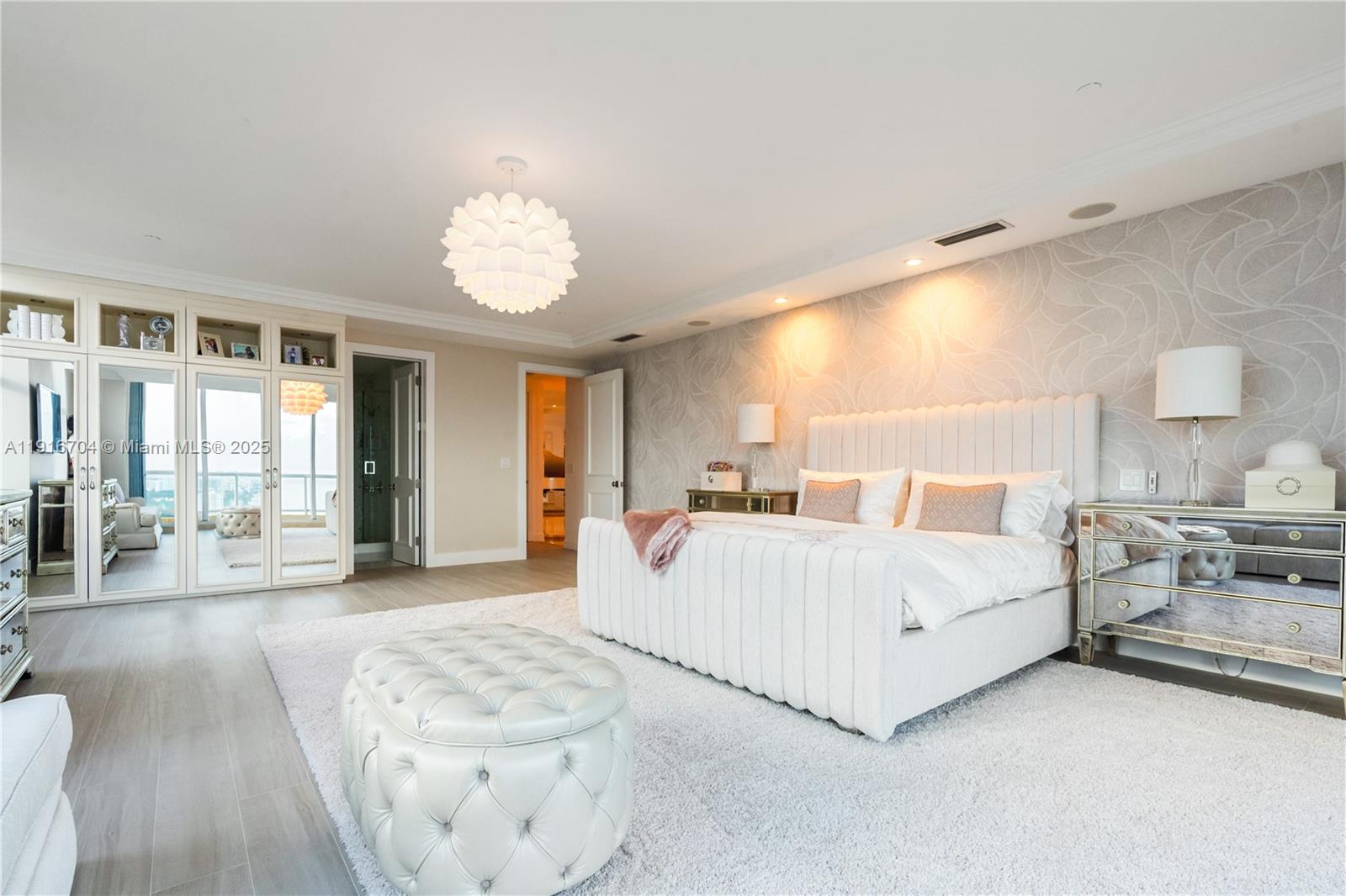 PALMS TOWER ONE CONDO - Residential