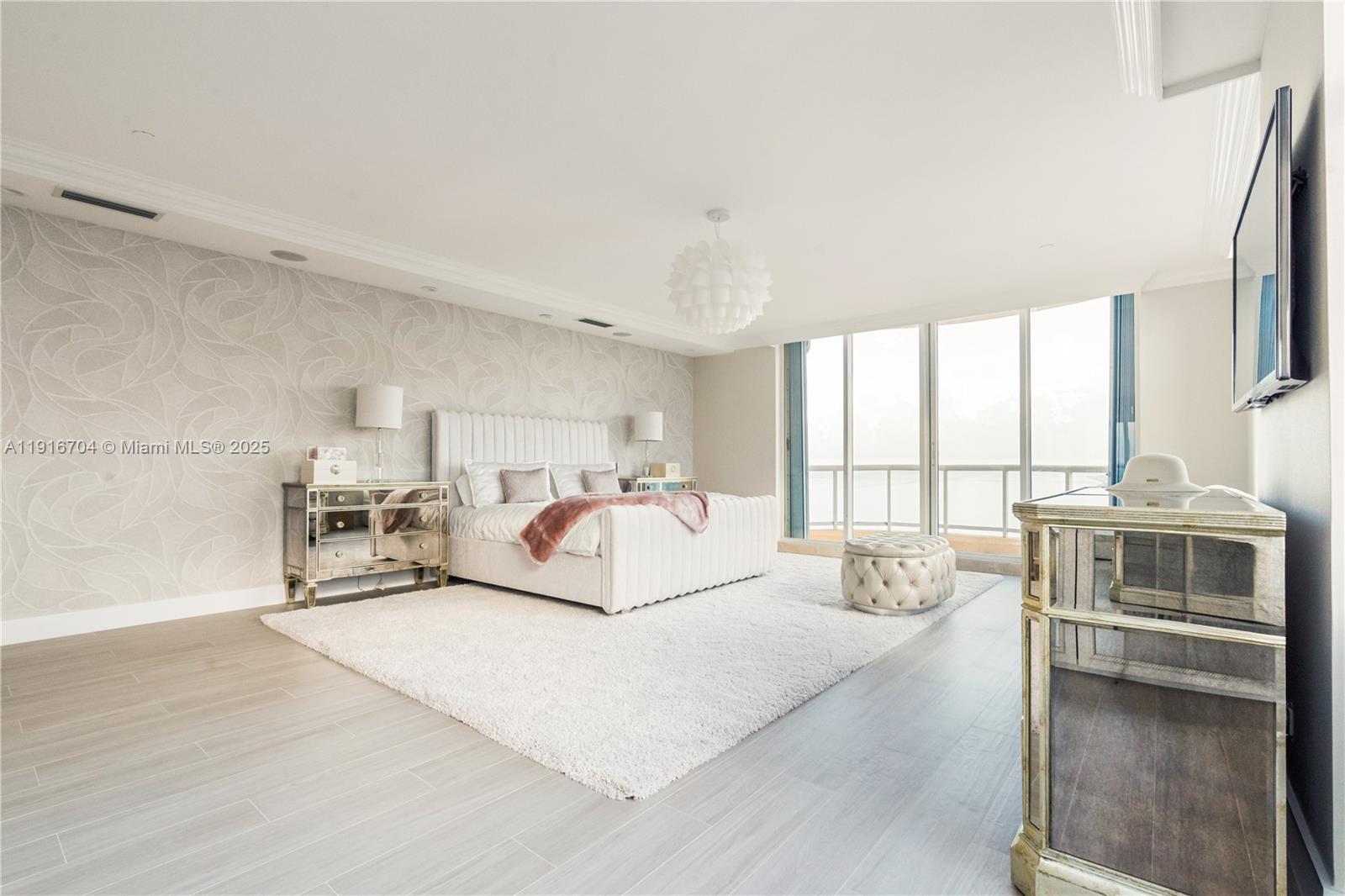 PALMS TOWER ONE CONDO - Residential