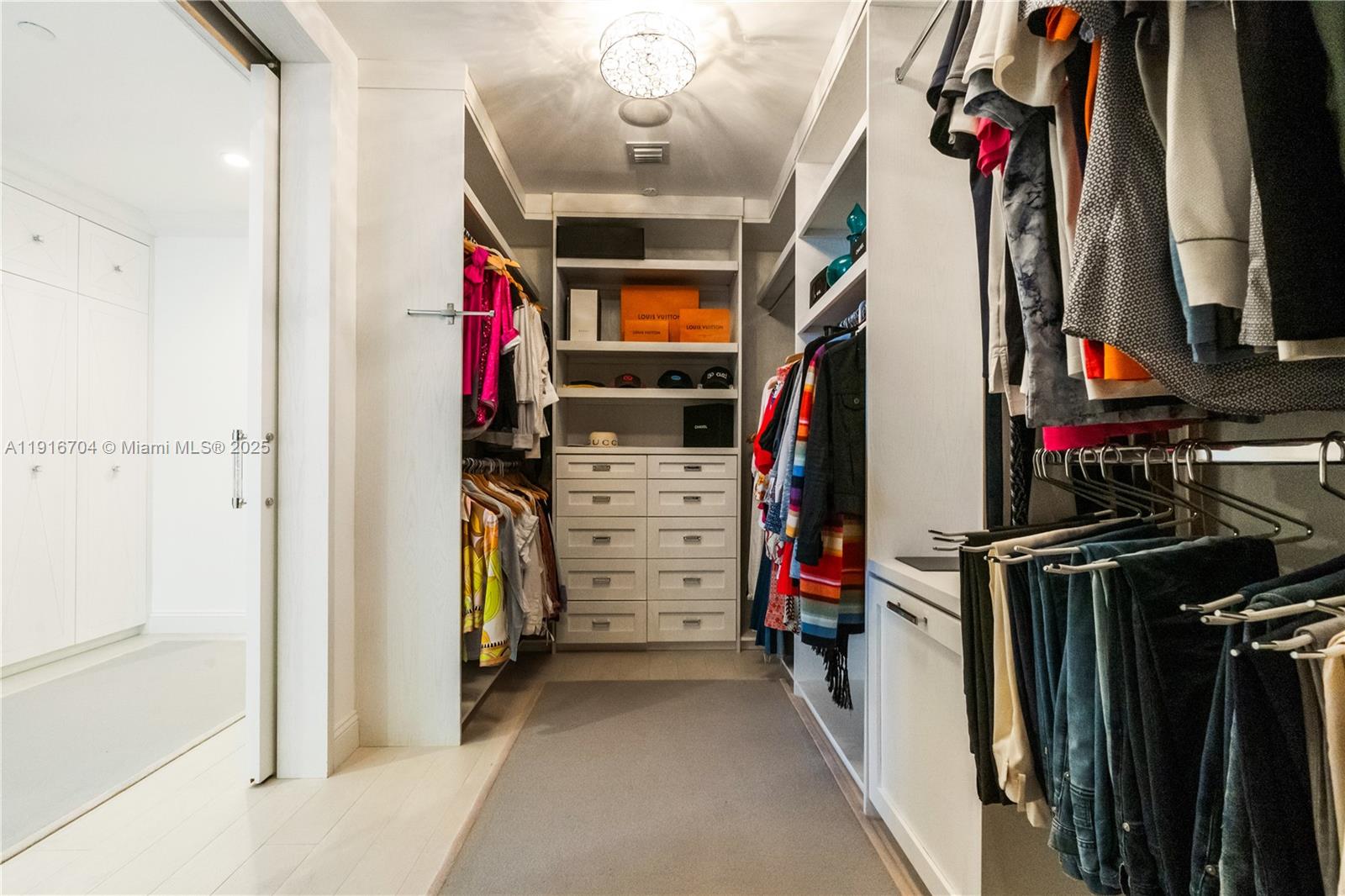 PALMS TOWER ONE CONDO - Residential