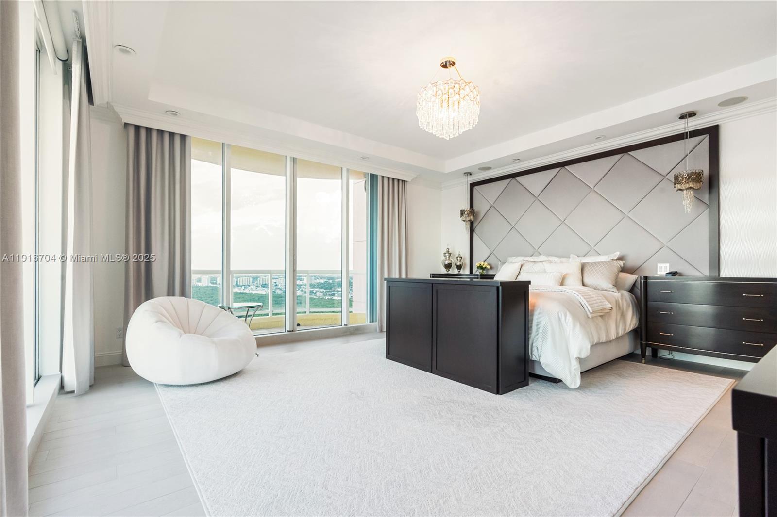 PALMS TOWER ONE CONDO - Residential