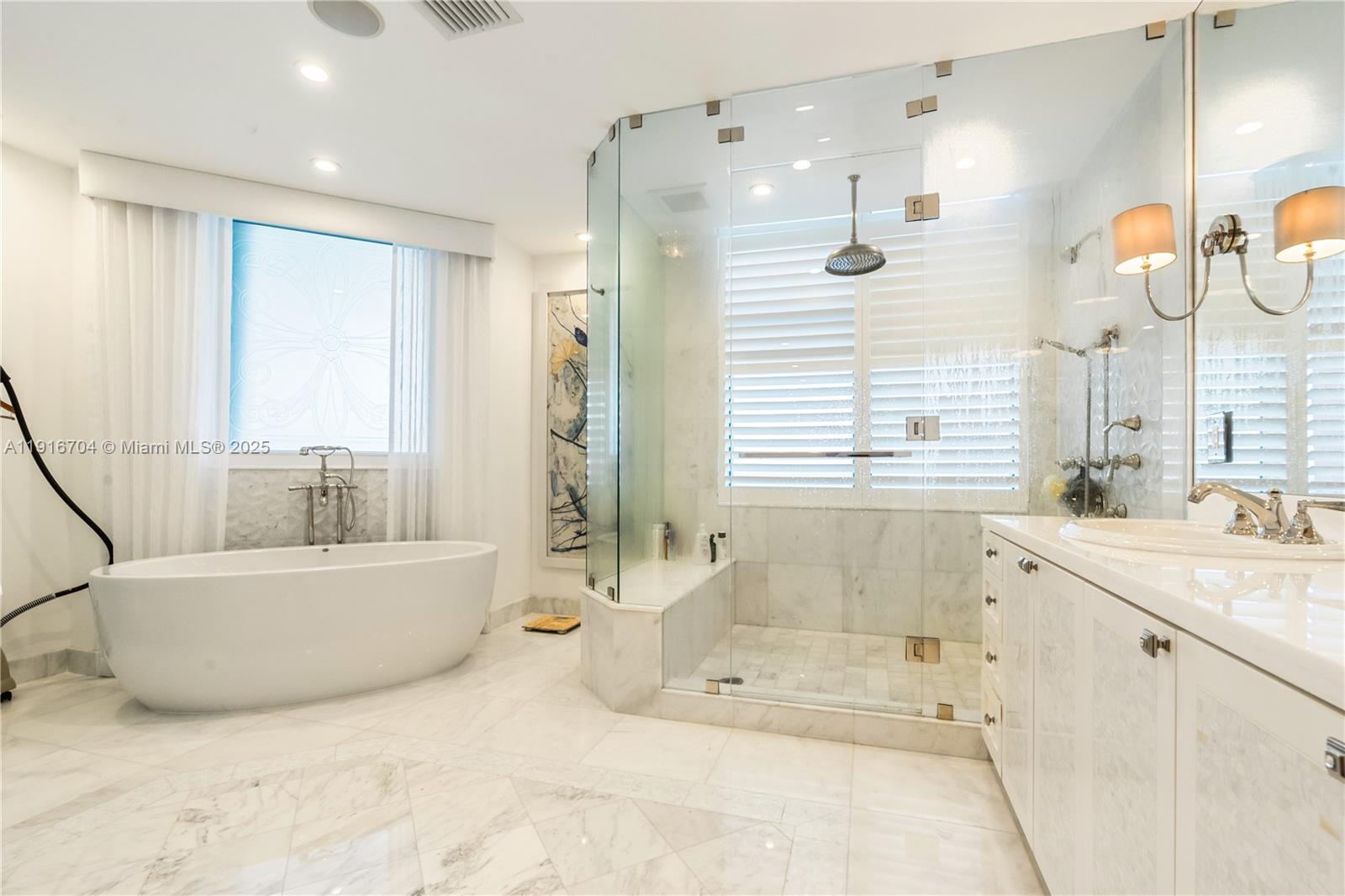 PALMS TOWER ONE CONDO - Residential