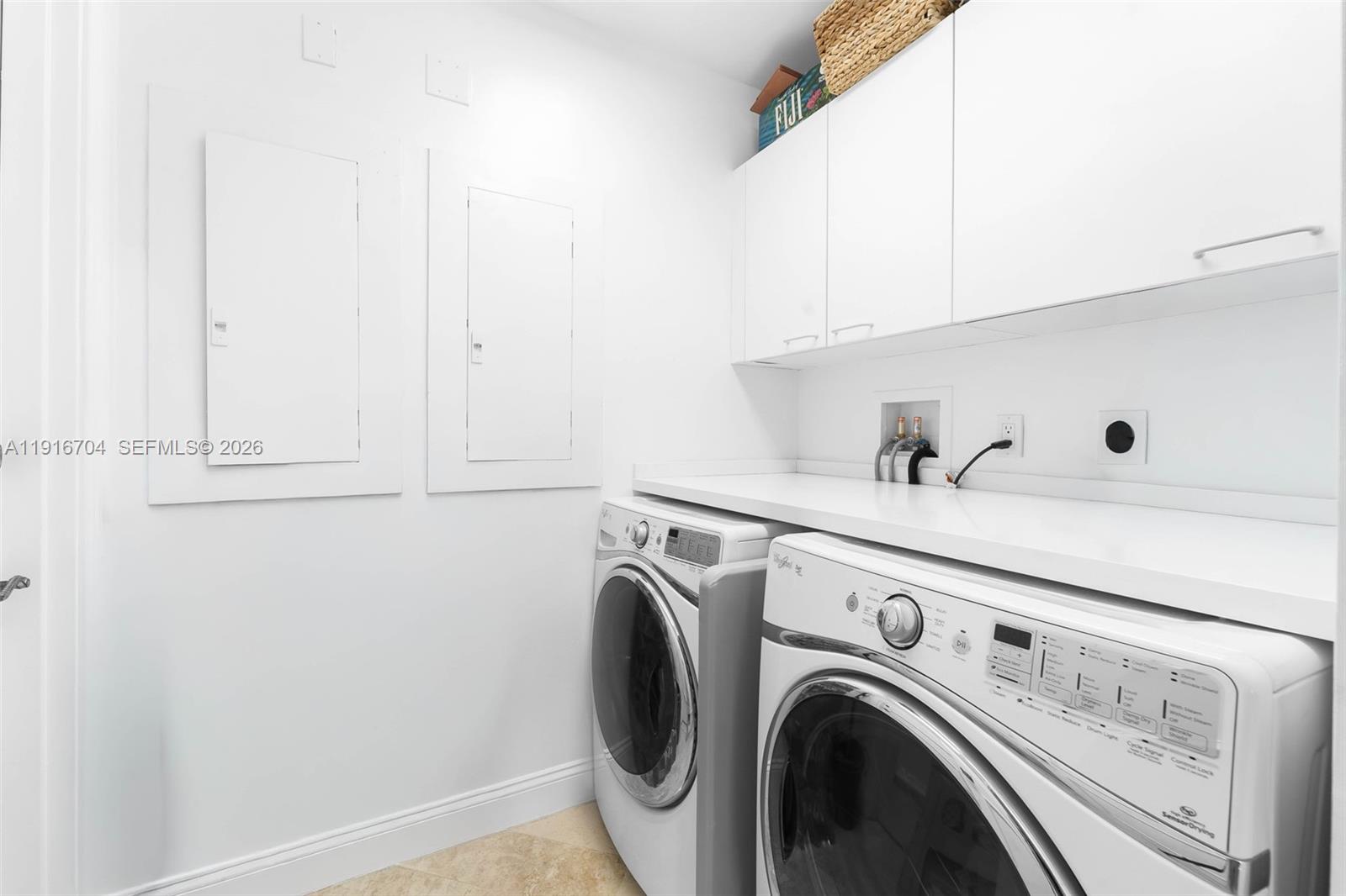 PALMS TOWER ONE CONDO - Residential