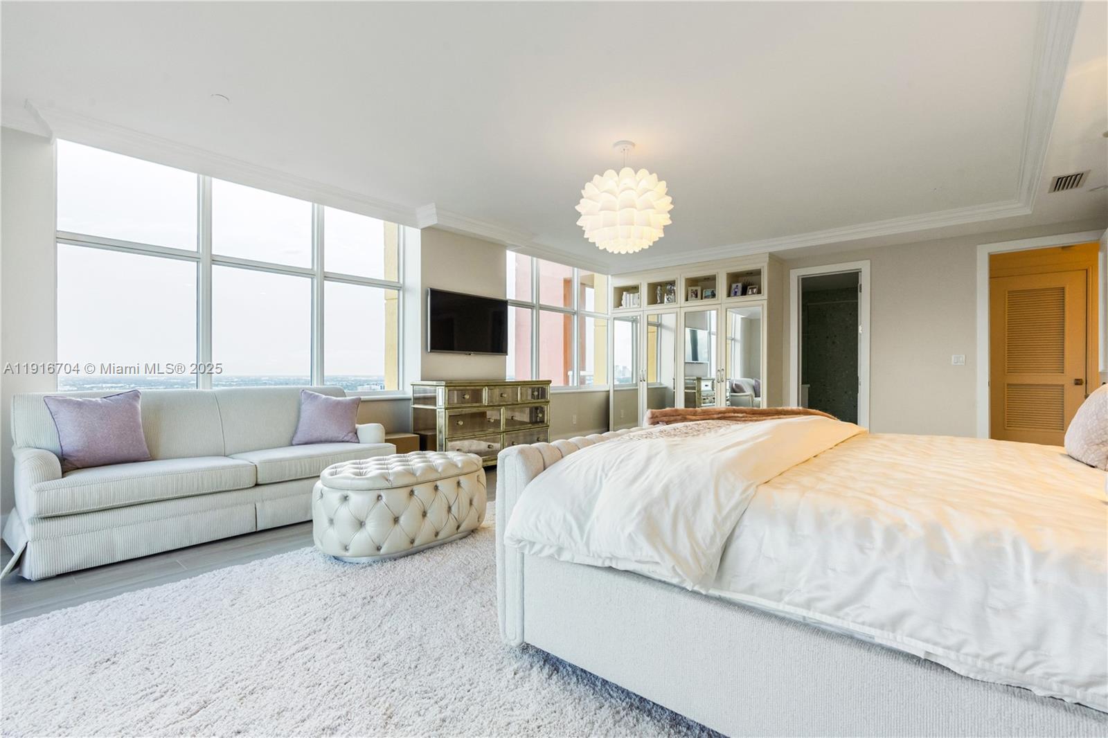 PALMS TOWER ONE CONDO - Residential