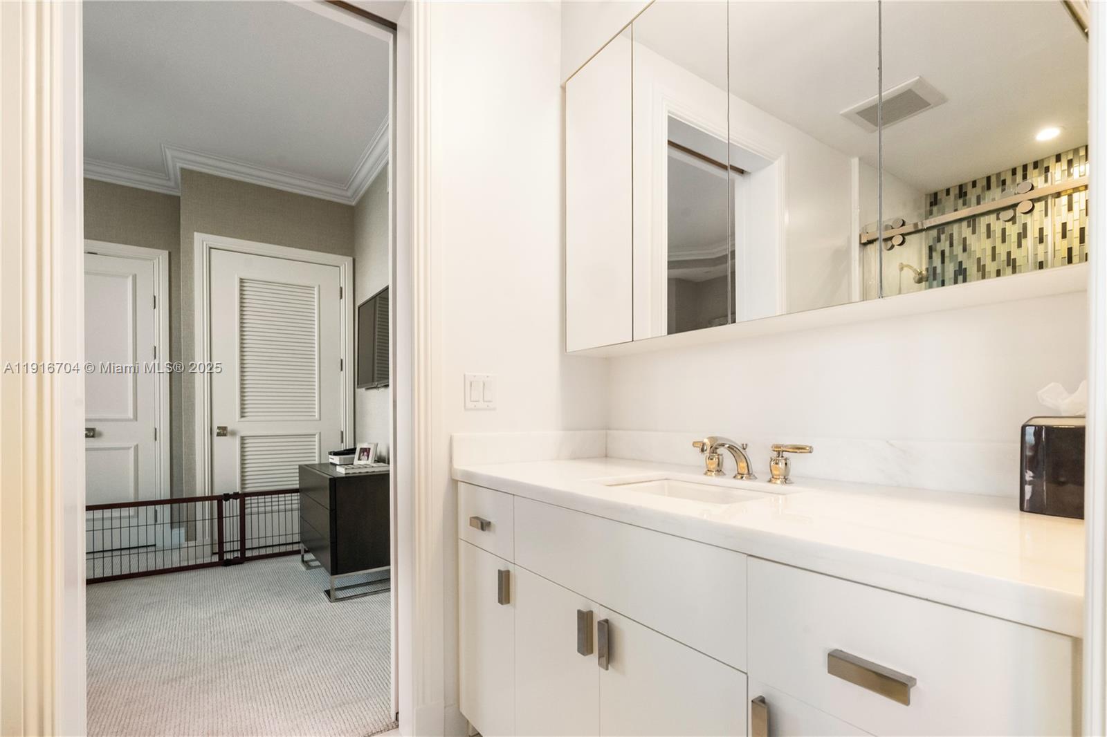 PALMS TOWER ONE CONDO - Residential