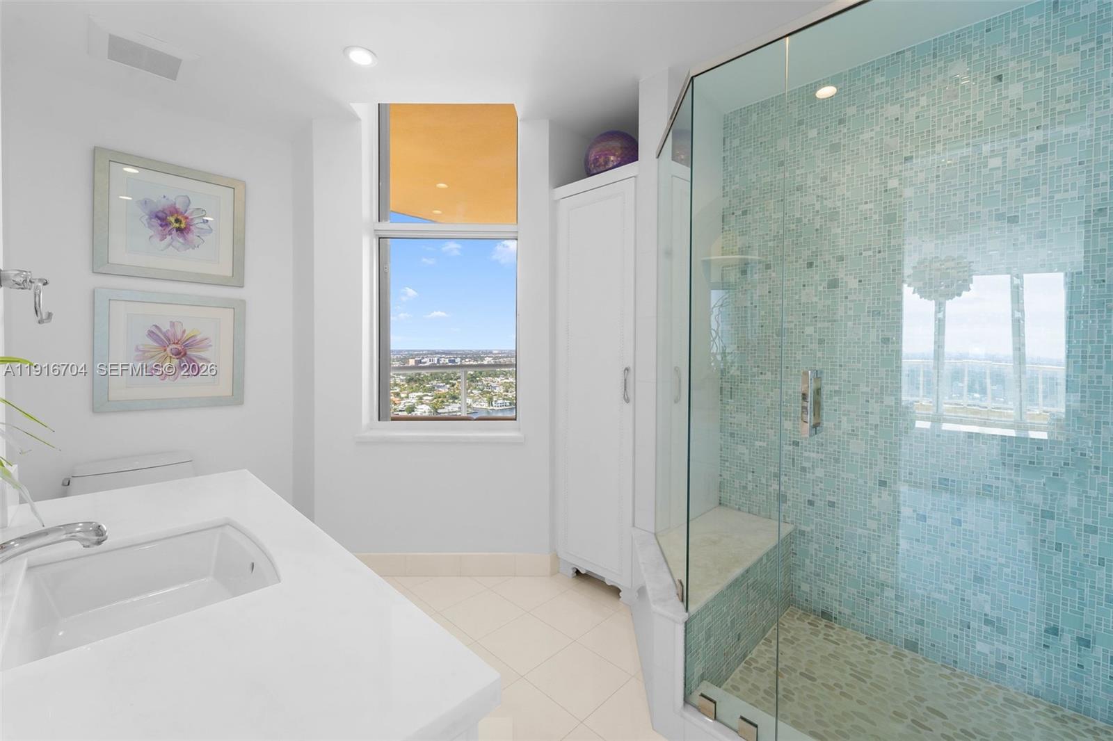 PALMS TOWER ONE CONDO - Residential