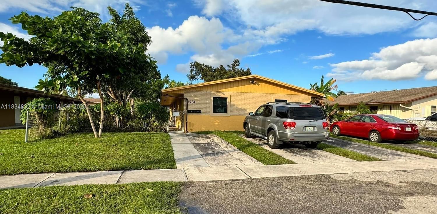 HIGH DEMAND, spacious duplex centrally located in prime area. This modern duplex features a newer roof, impact windows, a new AC and lots of outdoor space for entertaining.Perfect for investors, or live in one unit and let the other pay for it! Showing by appointment only. Please do not disturb tenants.