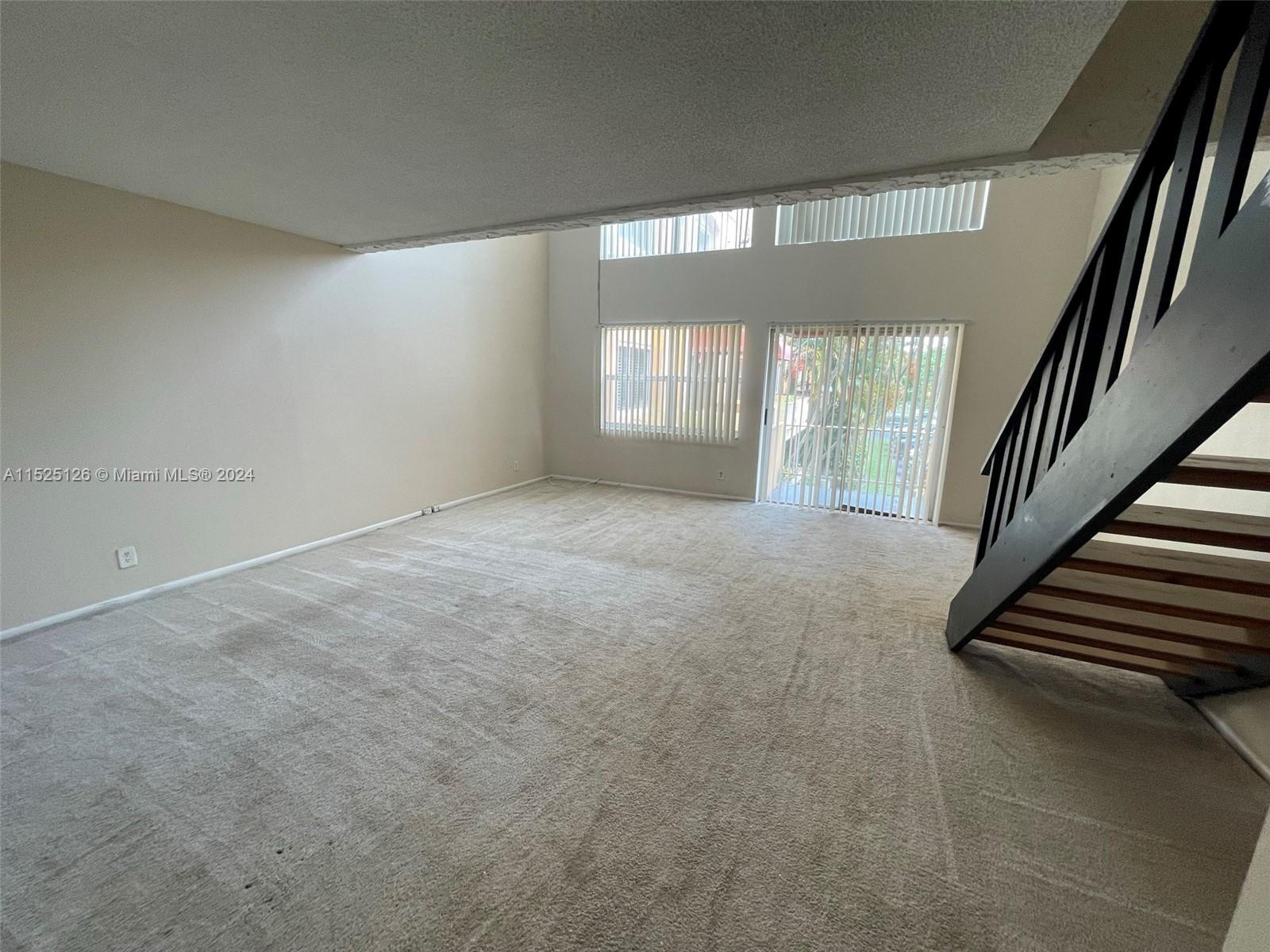 VENETIAN GARDENS AT COUNT - Residential Lease