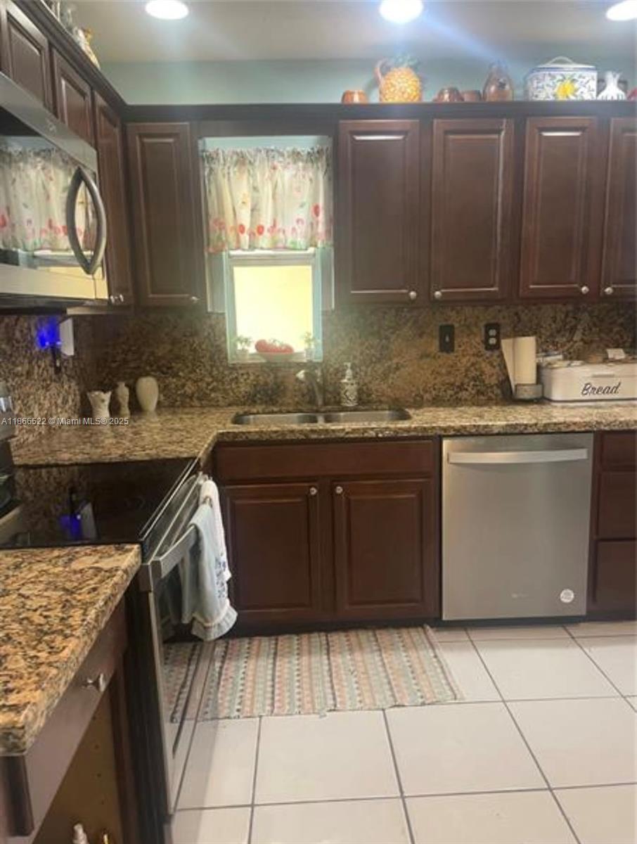 EVERGLADE LAND SALES CO - Residential