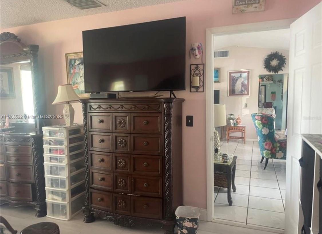 EVERGLADE LAND SALES CO - Residential