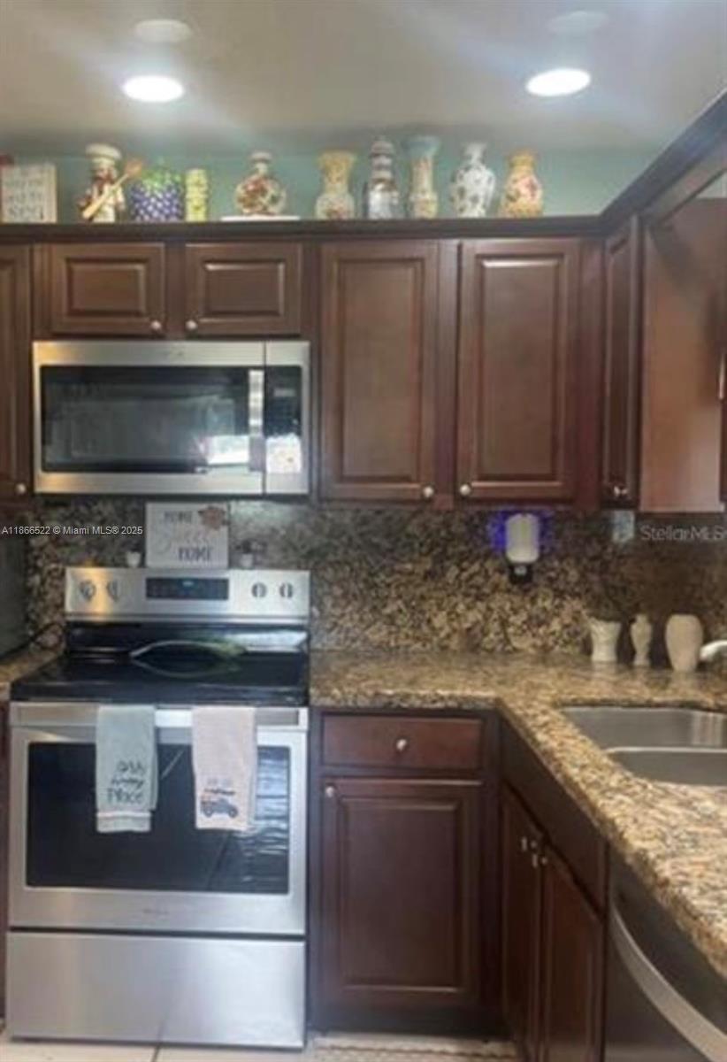 EVERGLADE LAND SALES CO - Residential