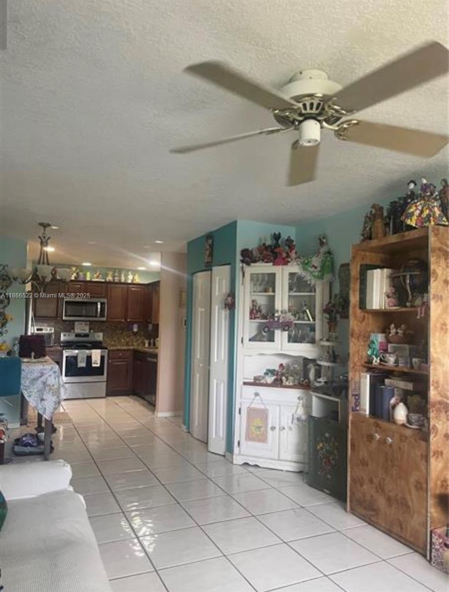 EVERGLADE LAND SALES CO - Residential