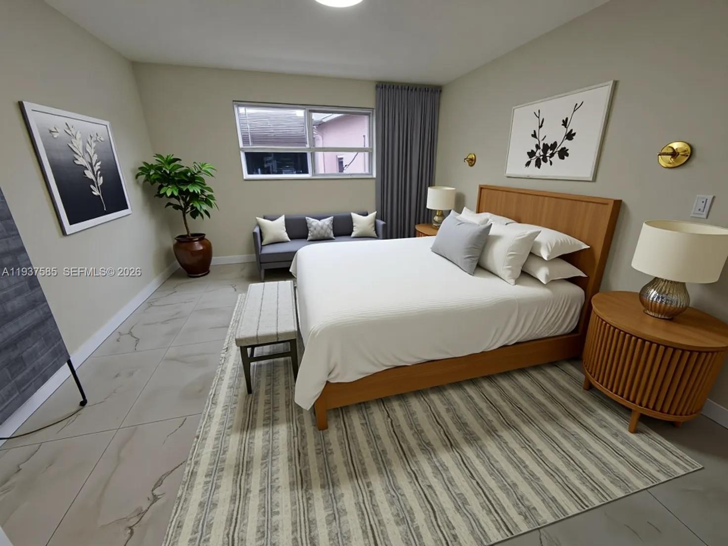 HOLLYWOOD HILLS - Residential