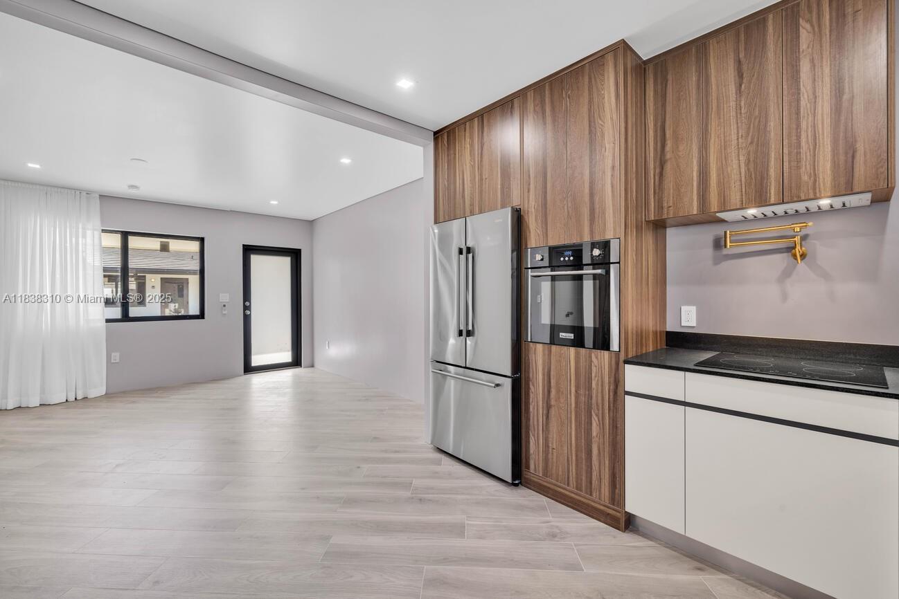 Brand New Construction – 2 Bed, 2 Bath with Flex Zoning in El Portal. Enjoy modern finishes, an in-unit washer and dryer, and an open floor plan designed for comfort and convenience. Situated just min to Miami Shores, the Design District, Wynwood, Downtown Miami, Miami Beach and with easy access to public transportation, this location puts you at the centre of it all.