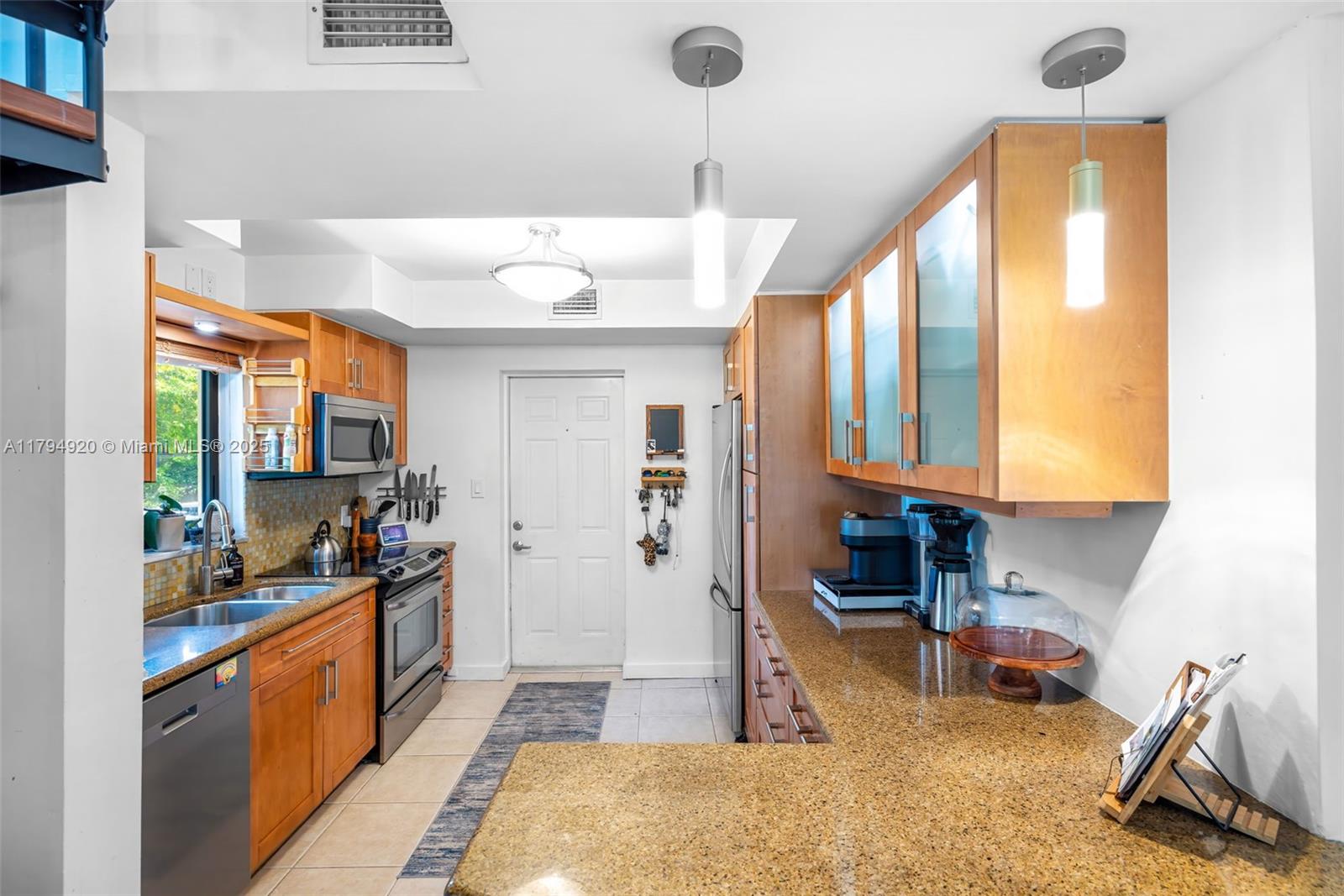 801 NE 18th Ave #1-4