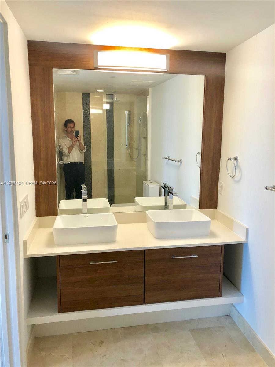 THE CRIMSON CONDOMINIUM - Residential