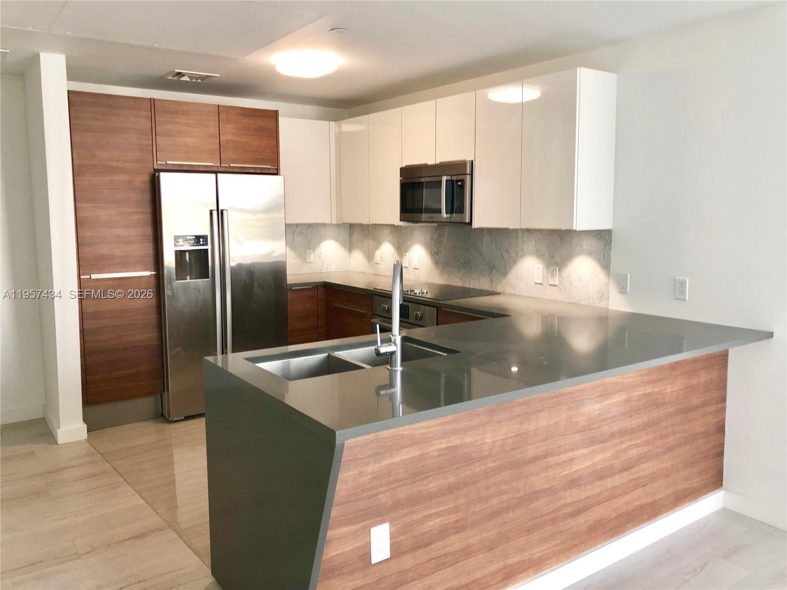 THE CRIMSON CONDOMINIUM - Residential