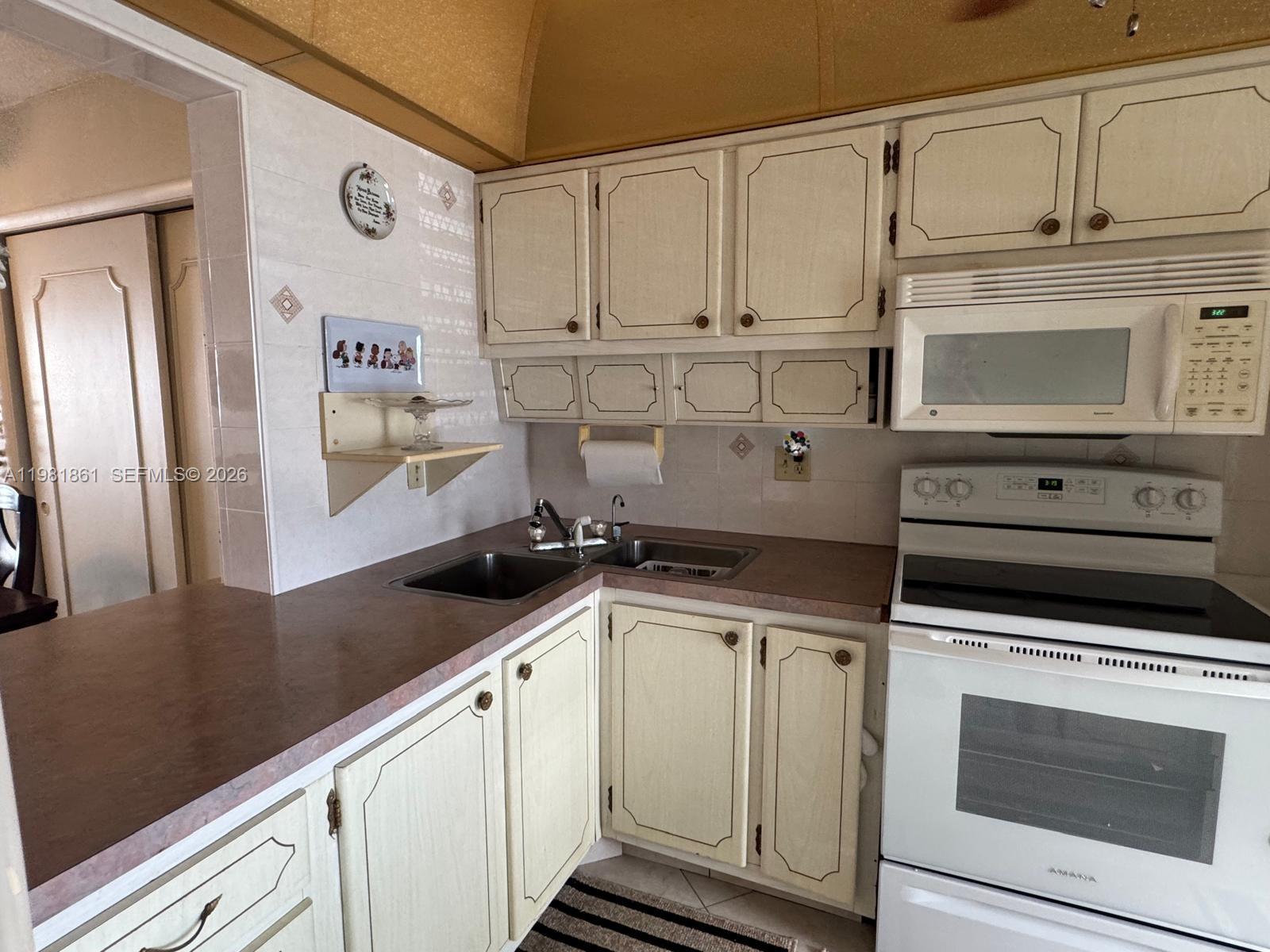 ISLE OF PARADISE CO-OP - Residential