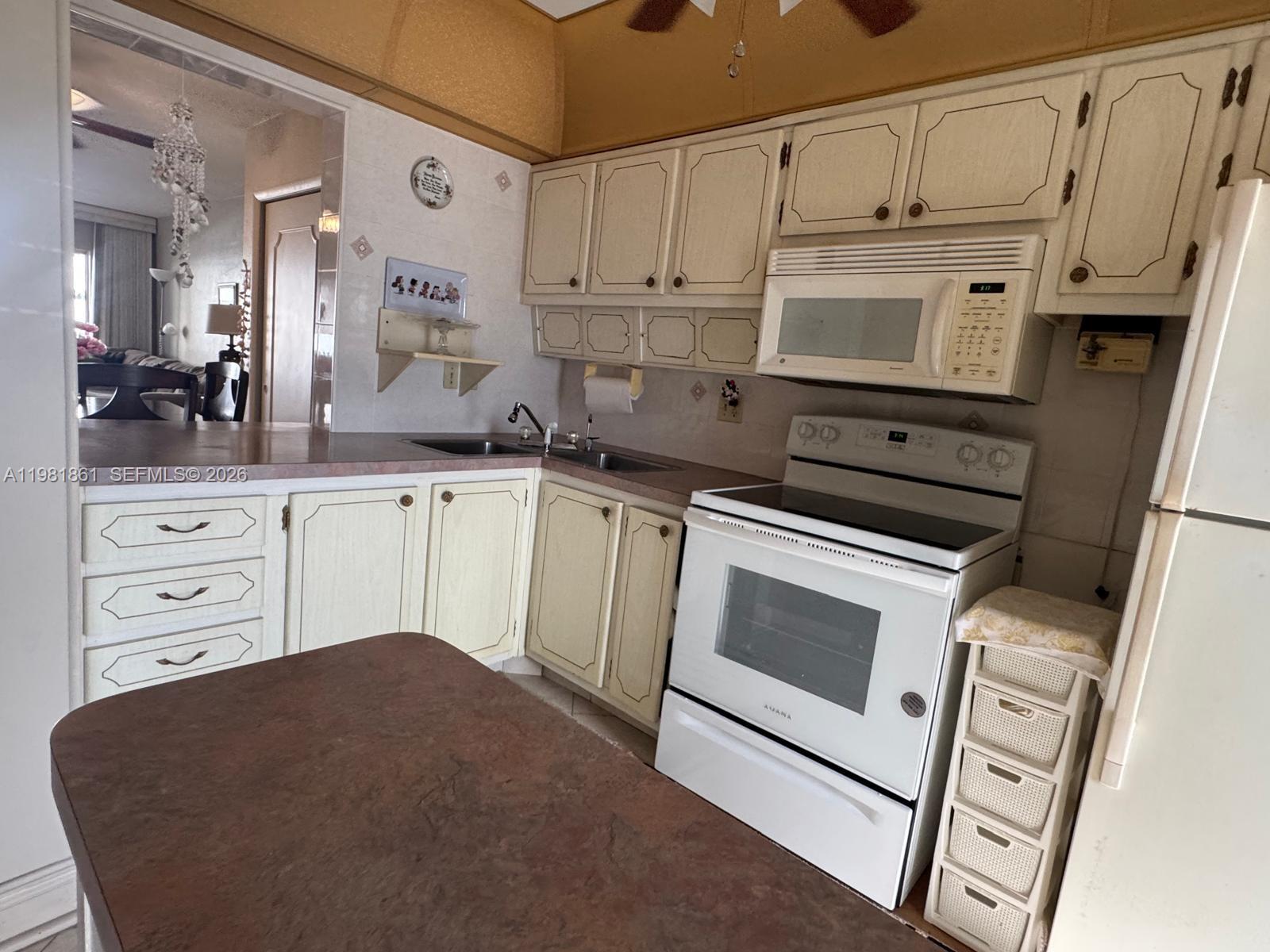 ISLE OF PARADISE CO-OP - Residential