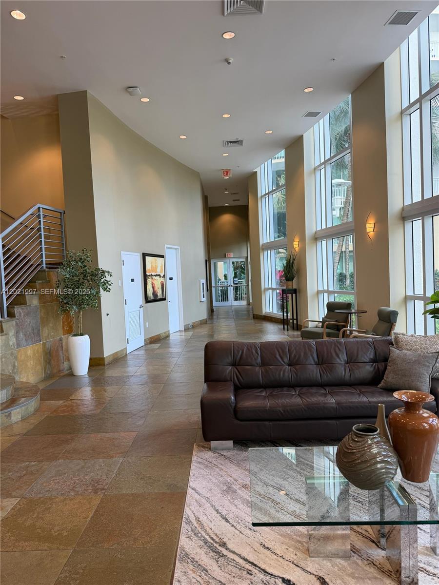 DUO CONDOMINIUM EAST - Residential