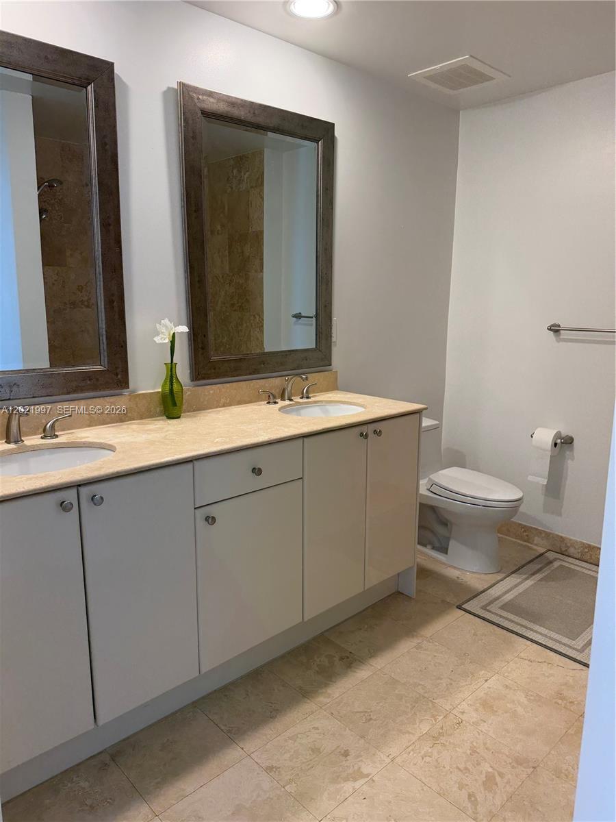 DUO CONDOMINIUM EAST - Residential