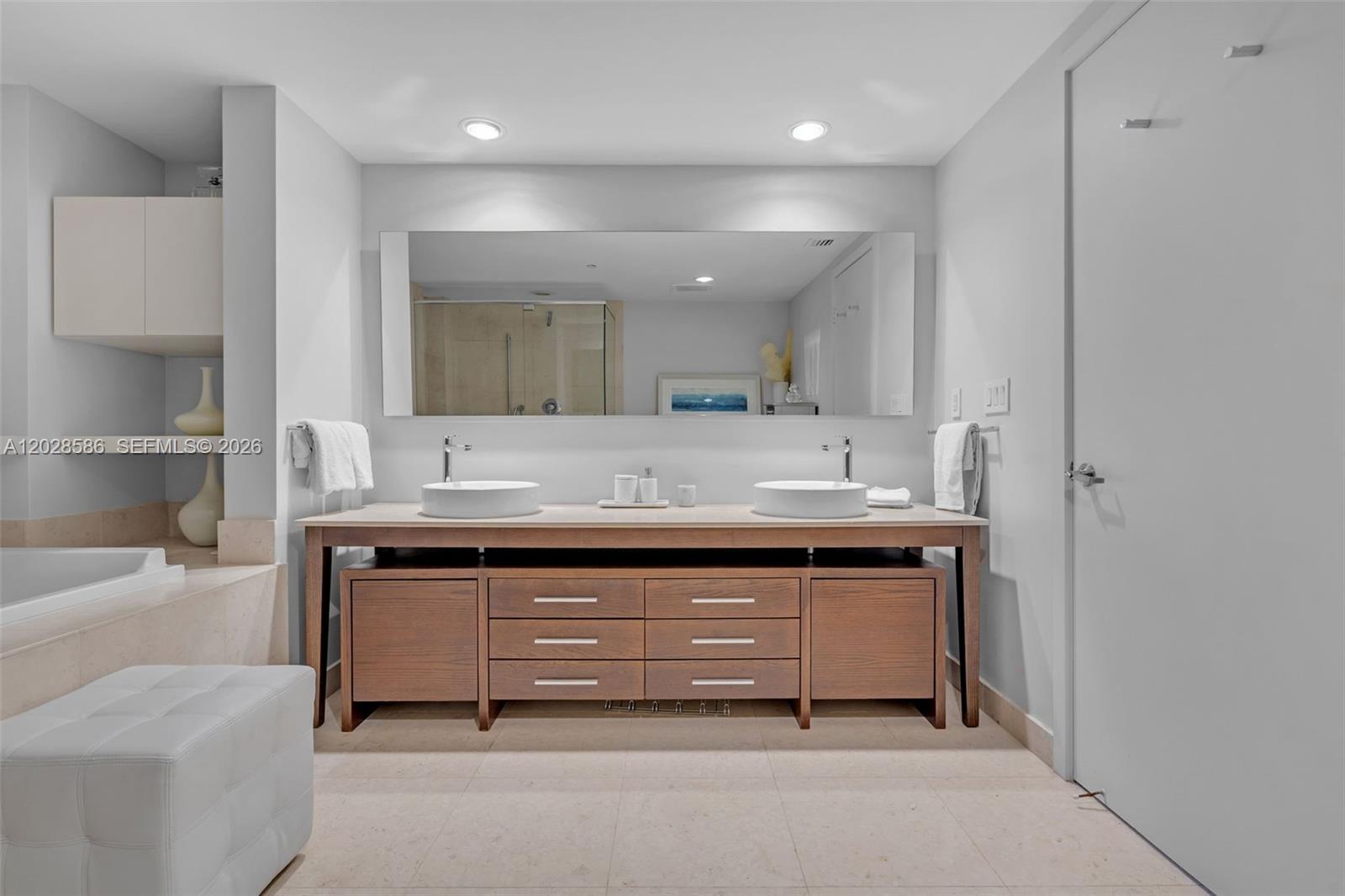 ICONBRICKELL CONDO NO 1 - Residential