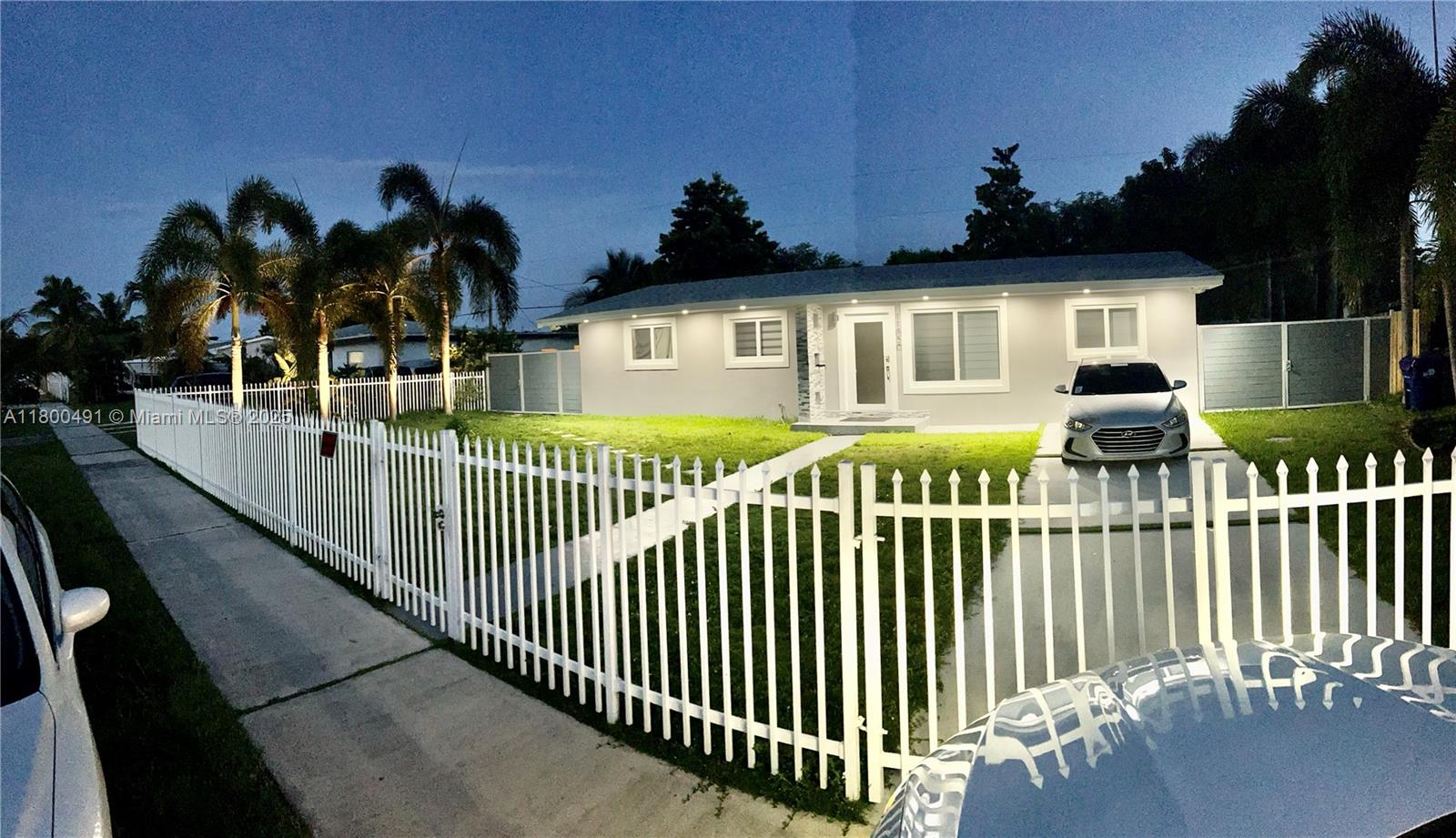 Rental Property at 11850 Sw 187th St, Miami, Broward County, Florida - Bedrooms: 5 
Bathrooms: 3  - $3,200 MO.