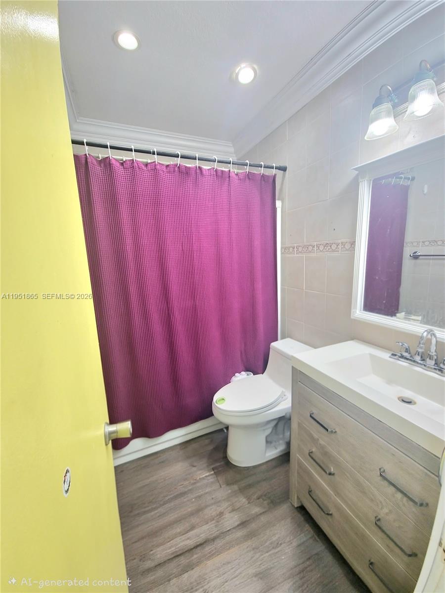 CAROL CITY LAKE STEVEN ES - Residential