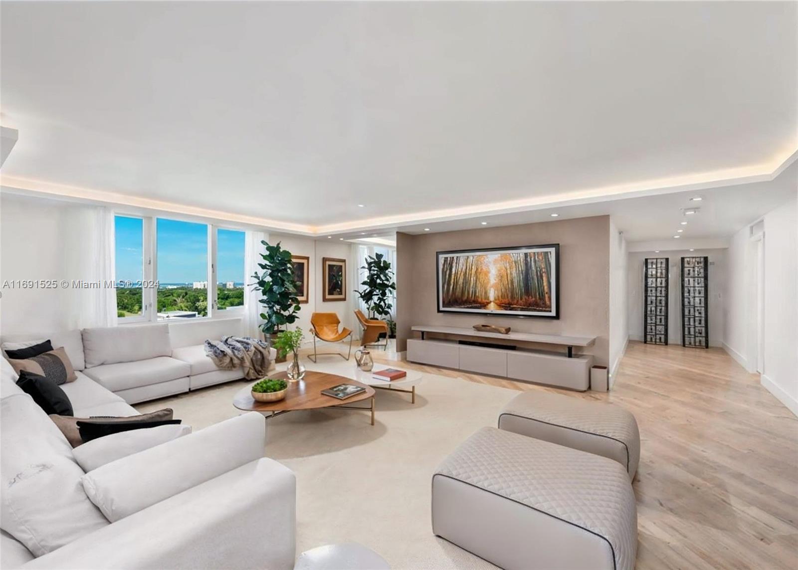 RONEY PALACE CONDO - Residential
