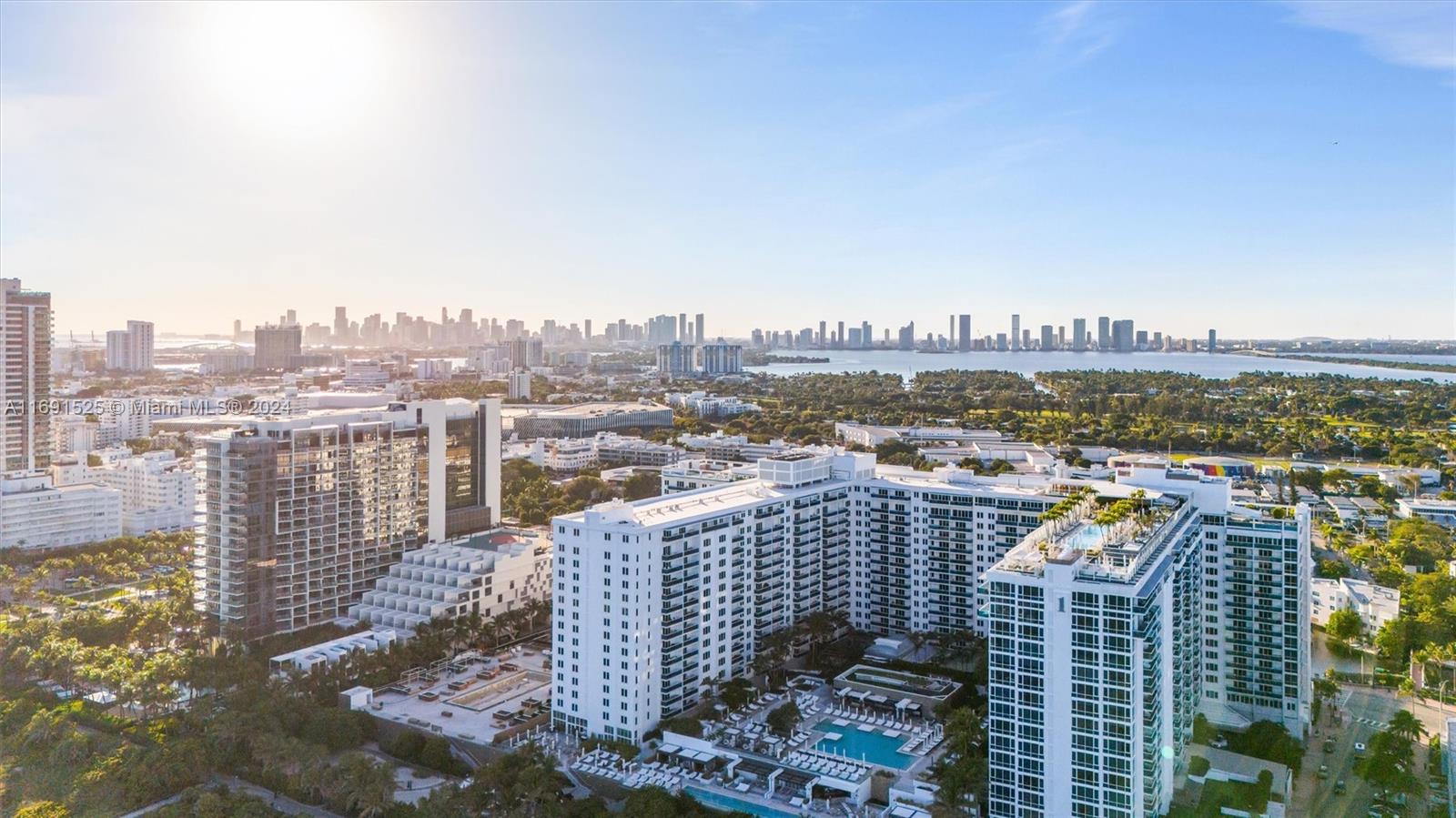 RONEY PALACE CONDO - Residential