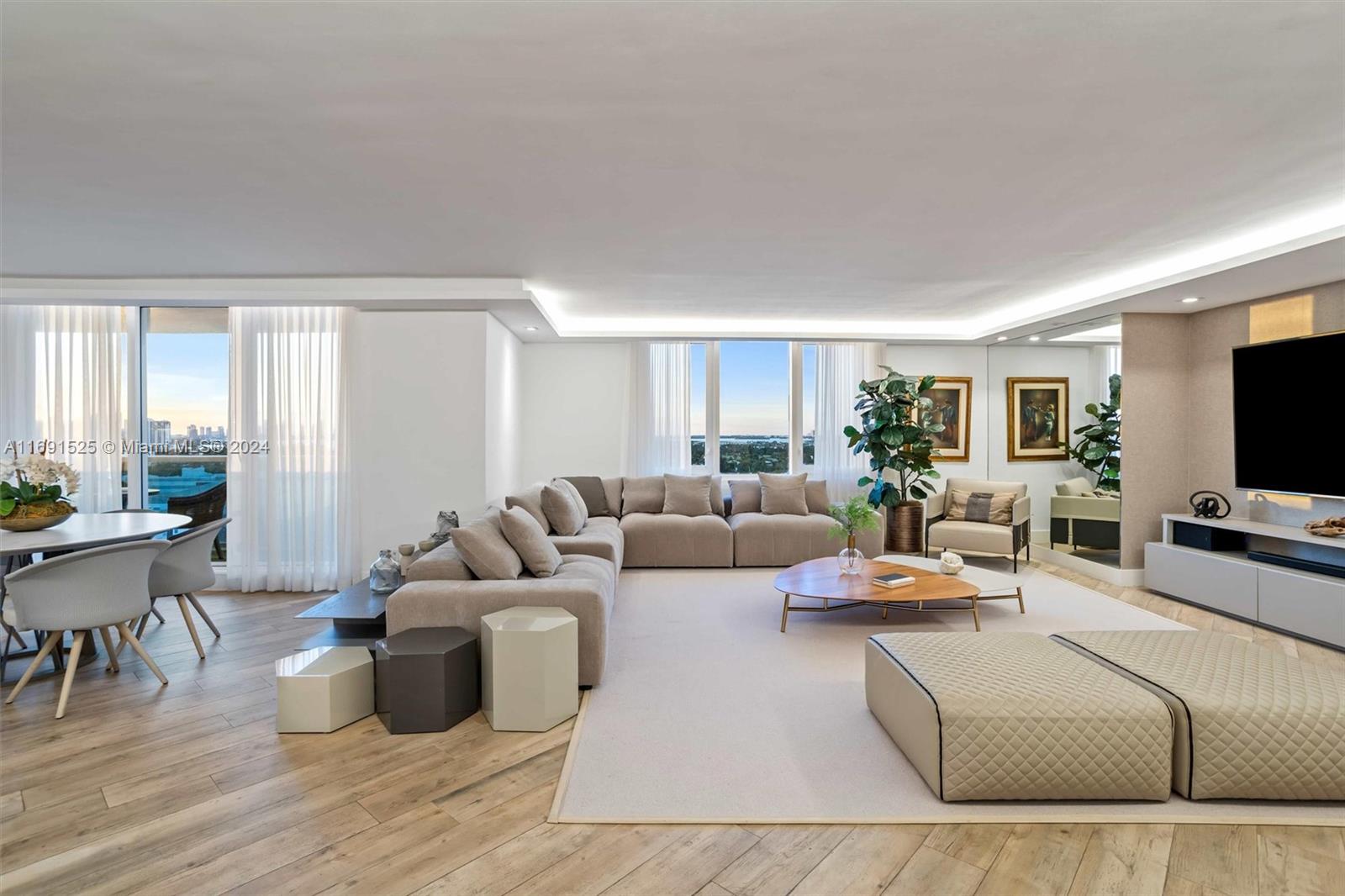 RONEY PALACE CONDO - Residential