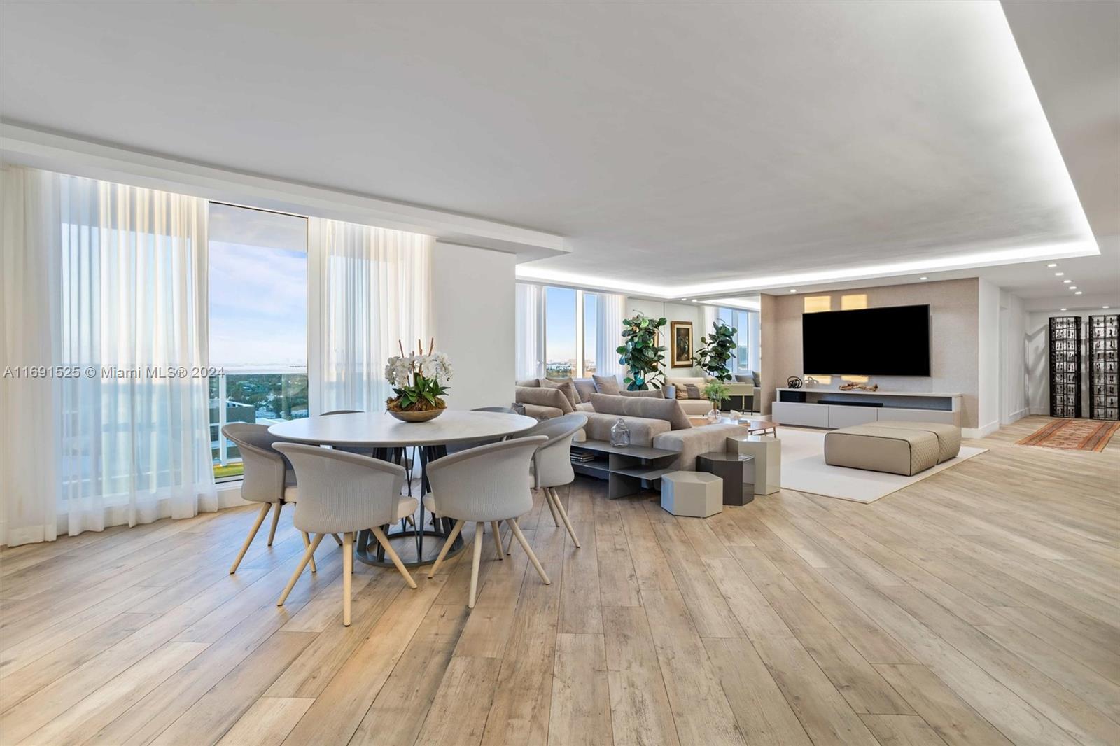 RONEY PALACE CONDO - Residential
