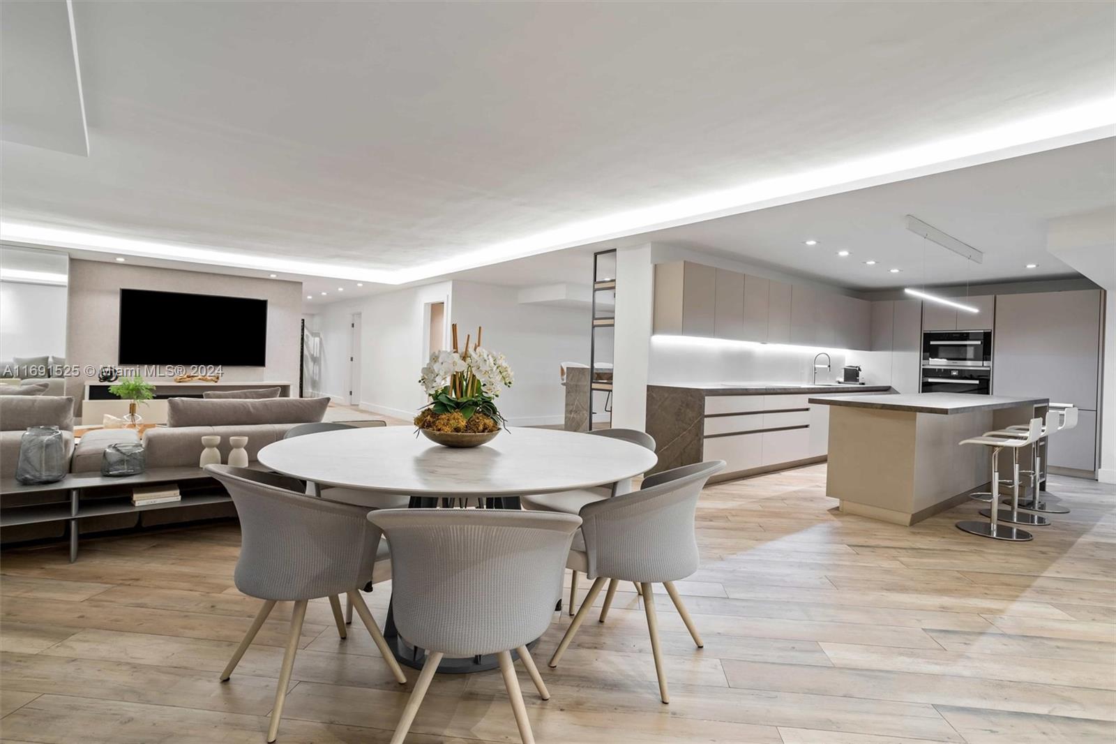 RONEY PALACE CONDO - Residential
