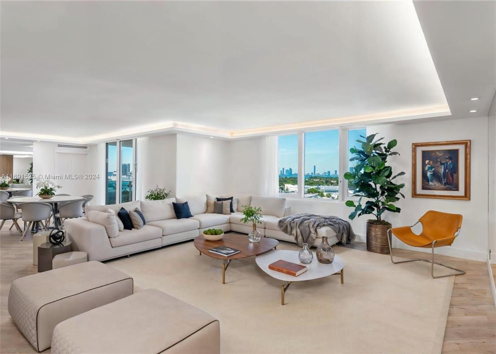 RONEY PALACE CONDO - Residential