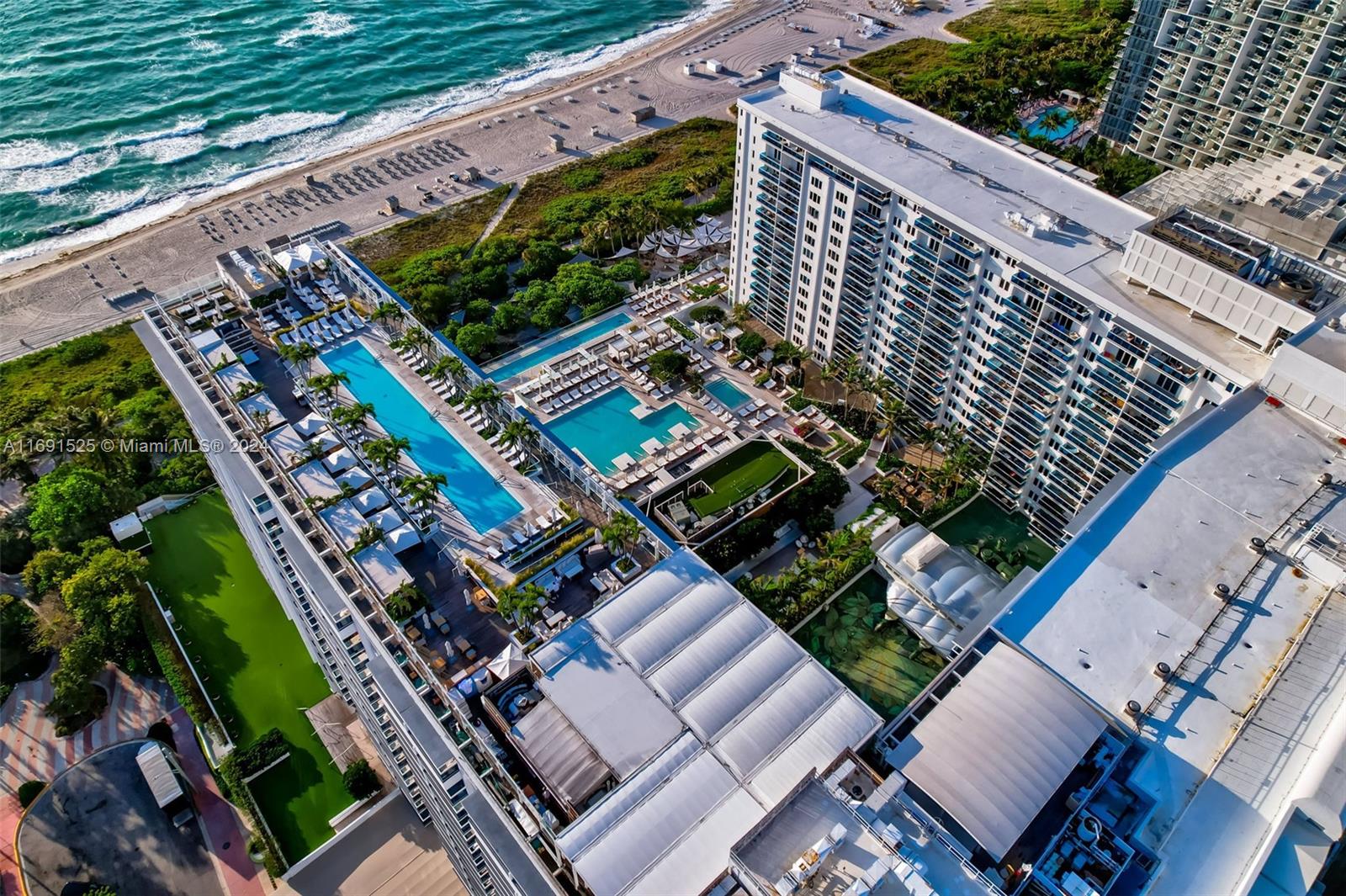 RONEY PALACE CONDO - Residential