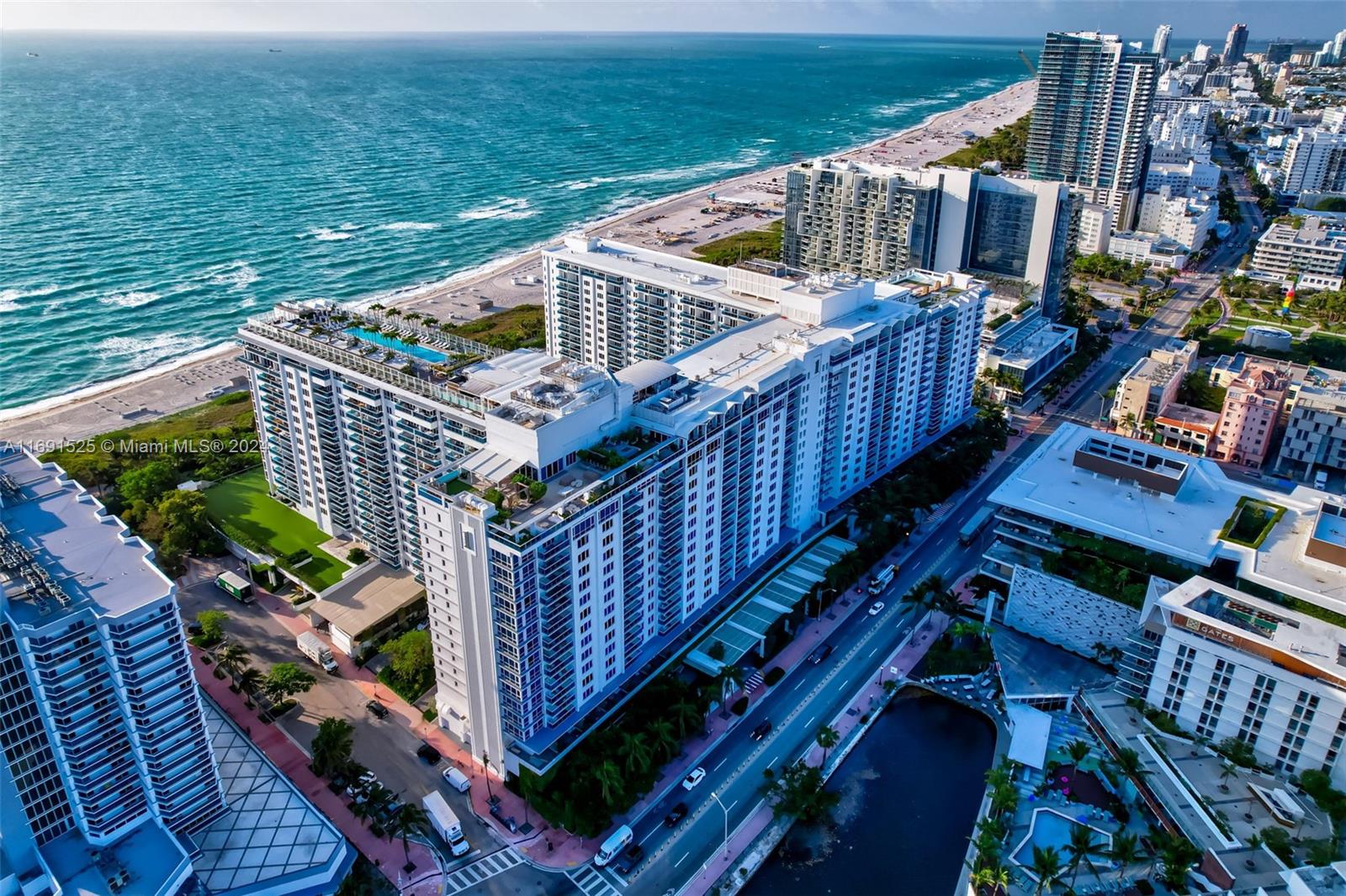 RONEY PALACE CONDO - Residential