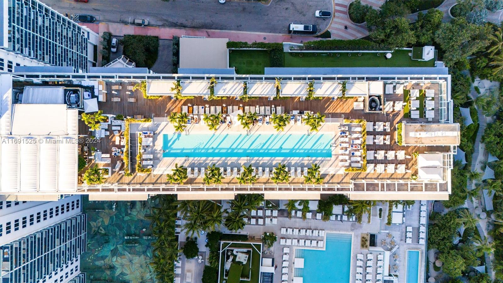 RONEY PALACE CONDO - Residential