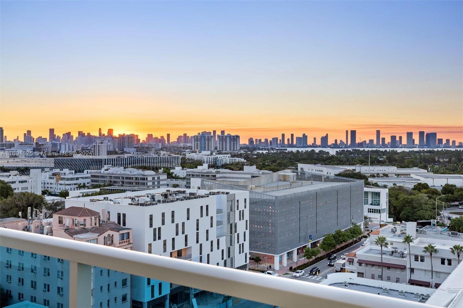 RONEY PALACE CONDO - Residential